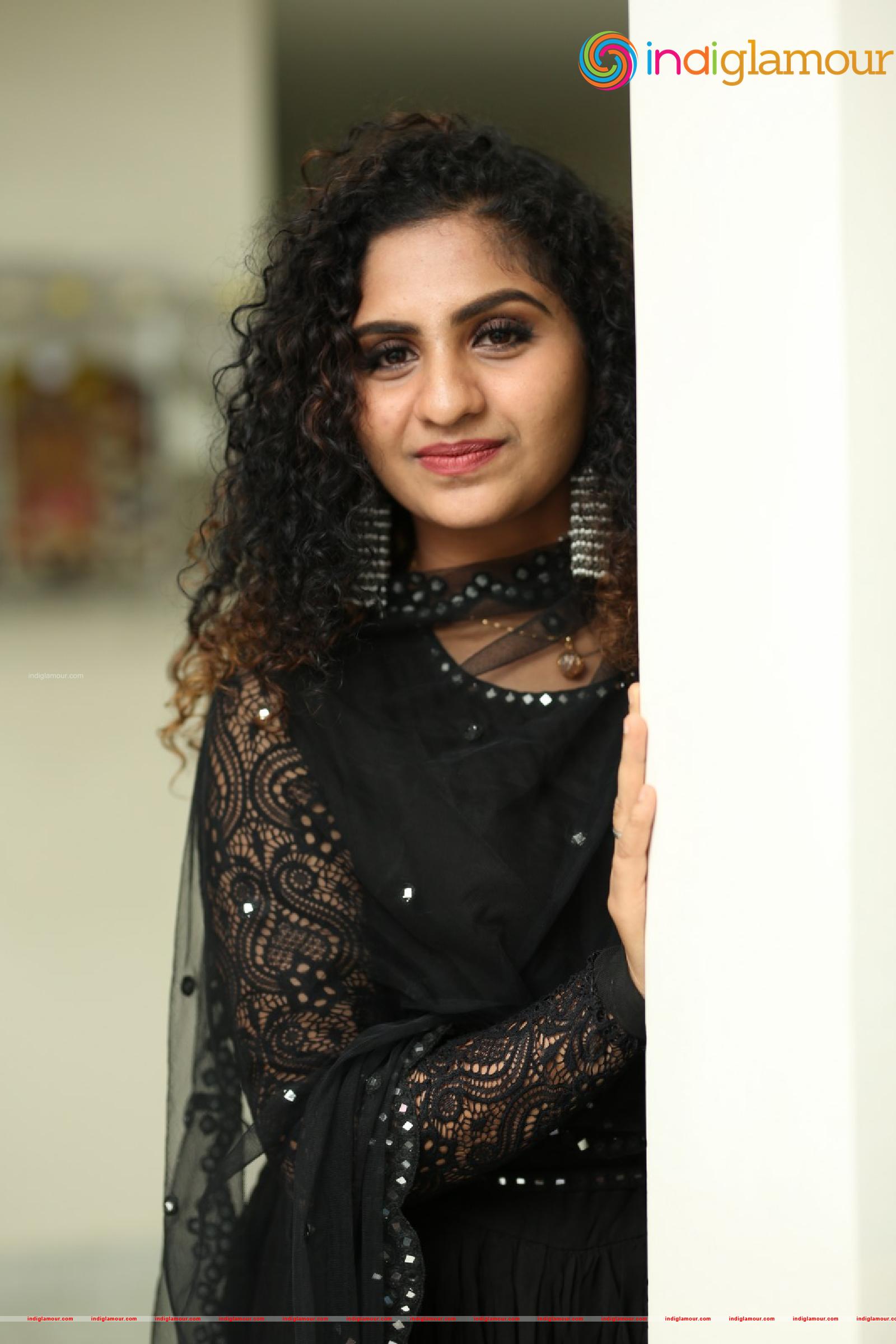 Noorin Shereef Actress hd photo