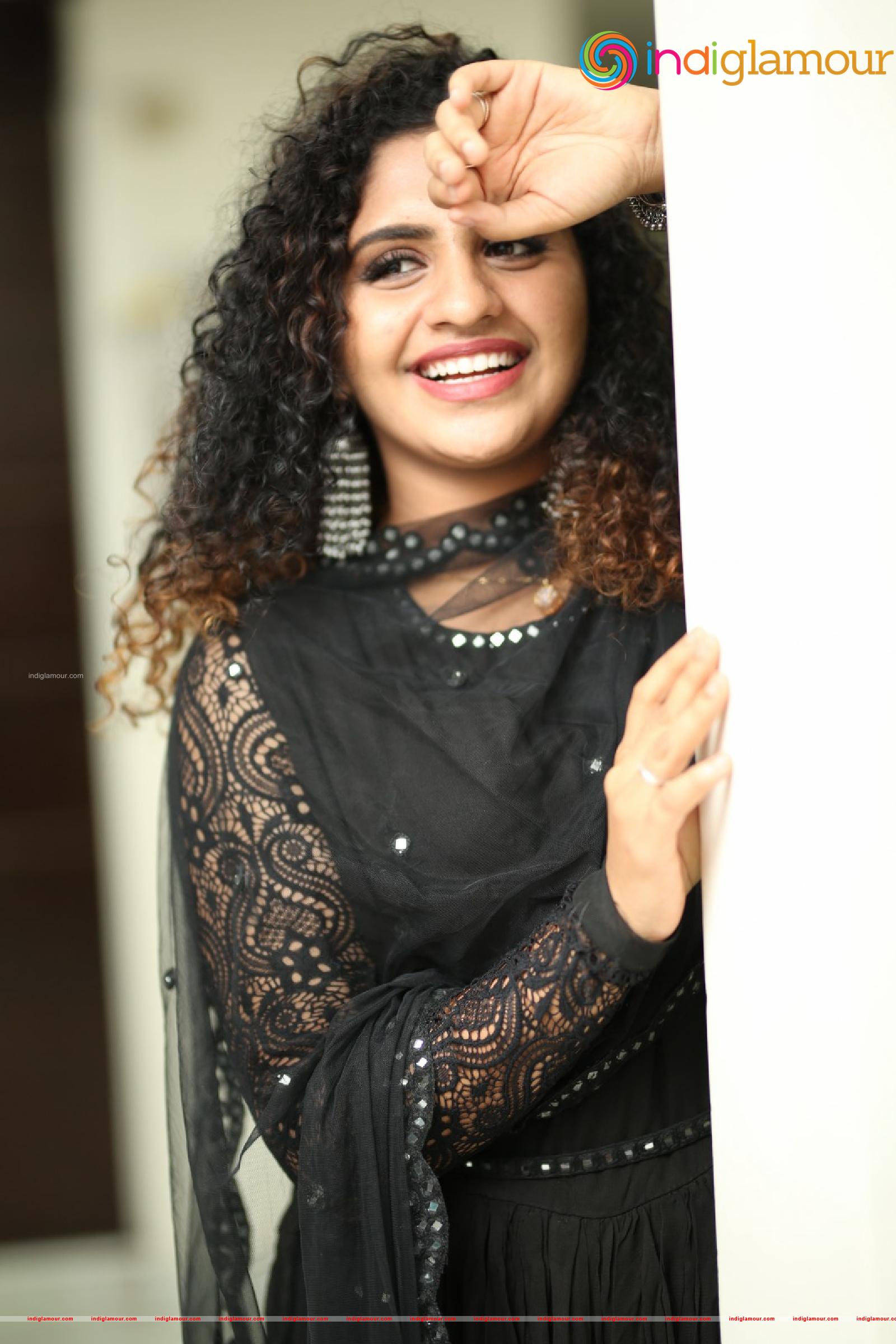 Noorin Shereef Actress hd photo