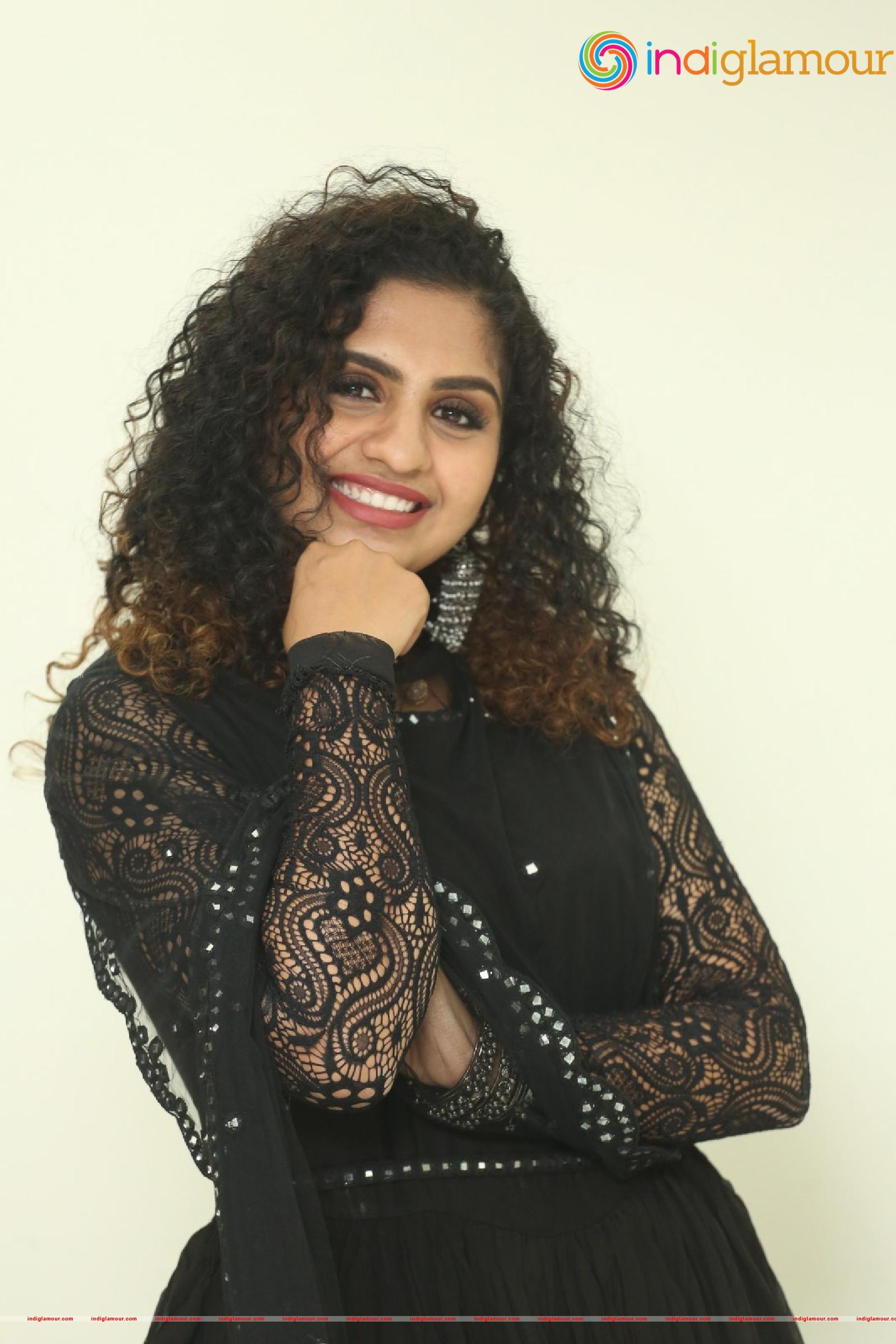 Noorin Shereef Actress hd photo