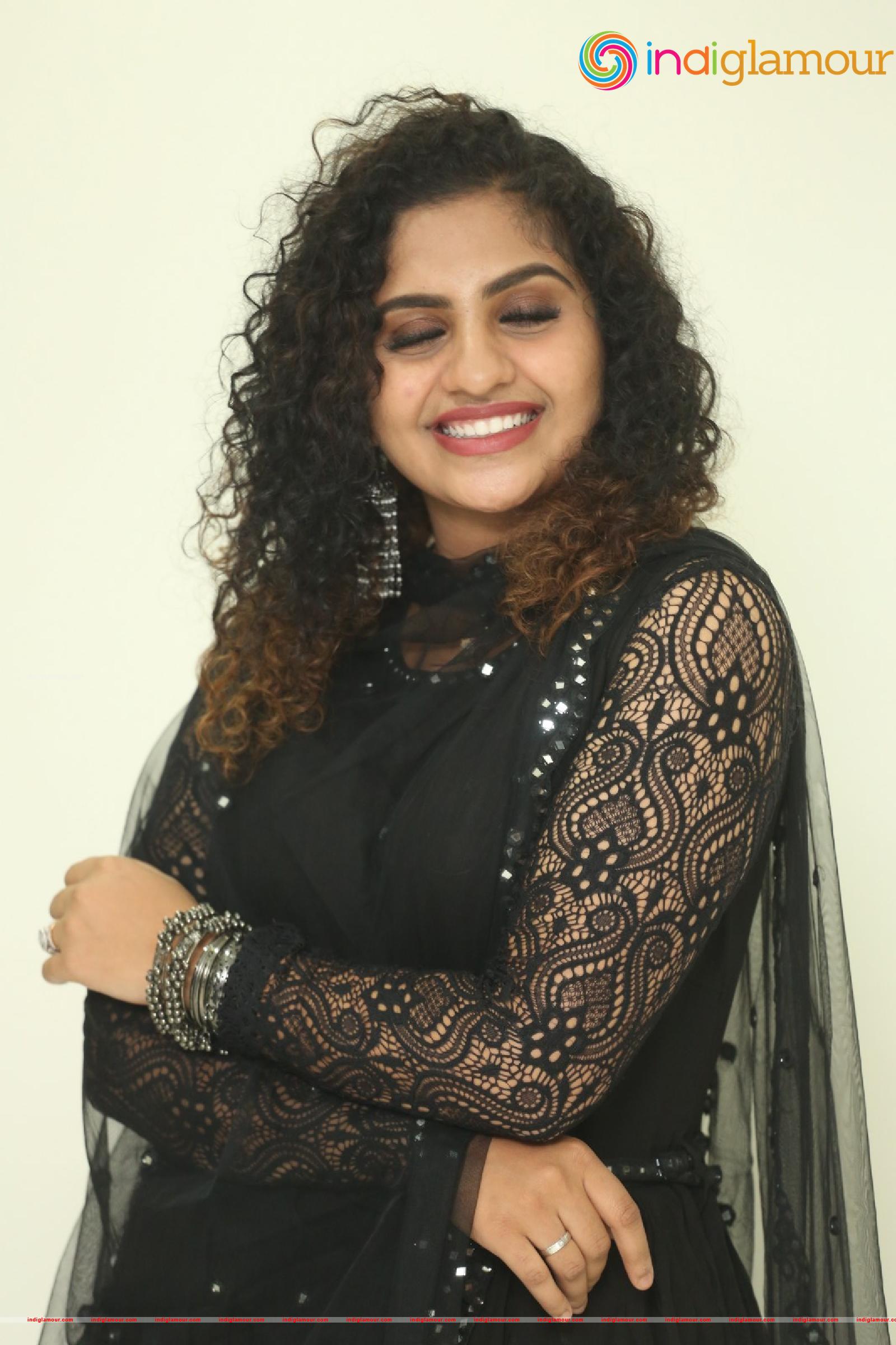 Noorin Shereef Actress hd photo