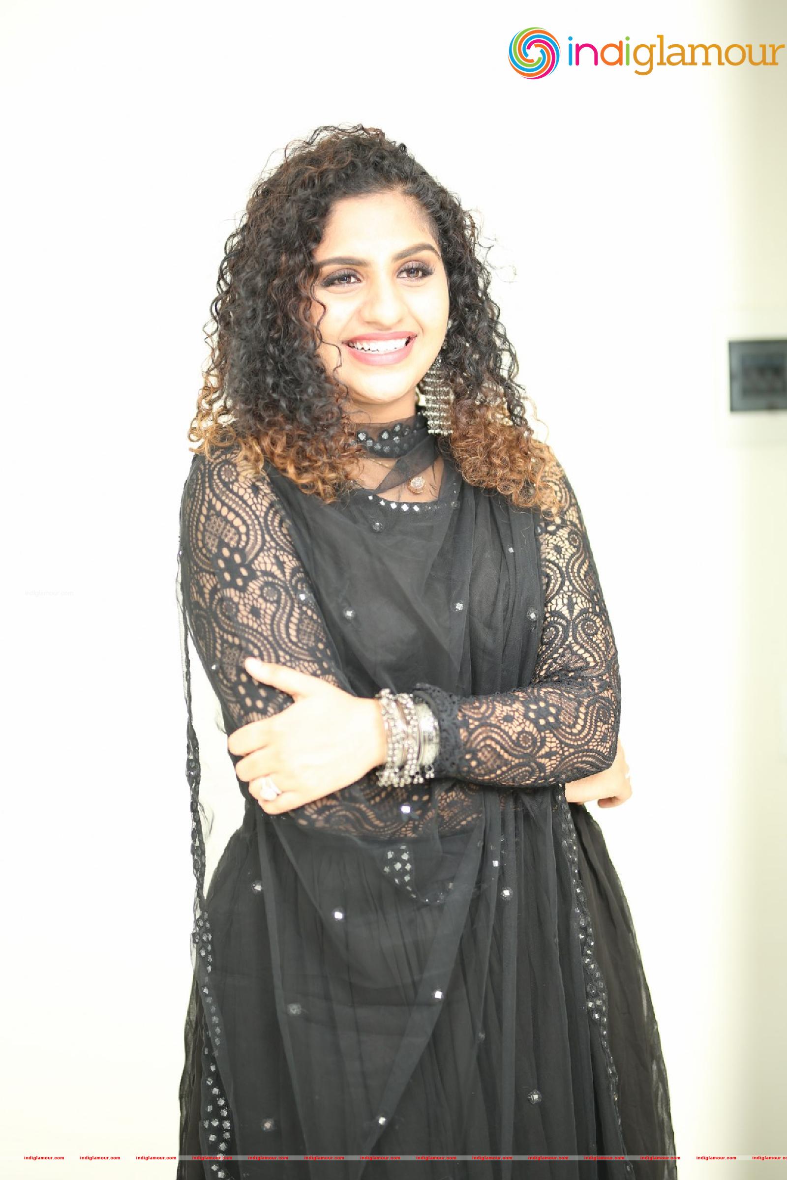 Noorin Shereef Actress hd photo