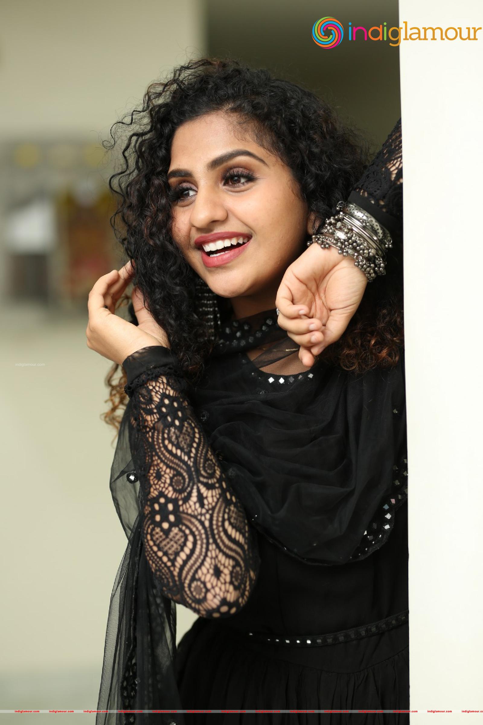 Noorin Shereef Actress hd photo