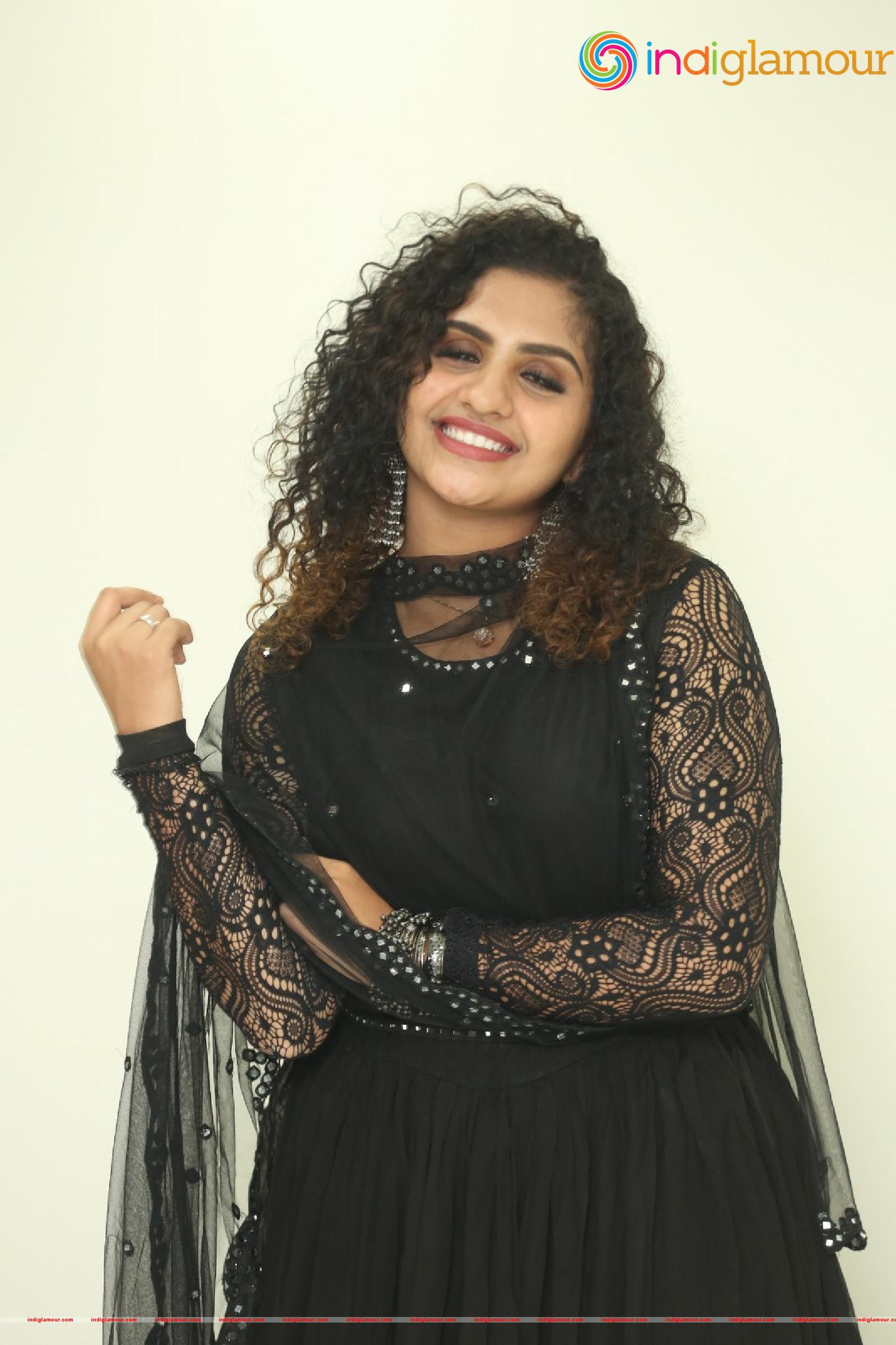 Noorin Shereef Actress hd photo