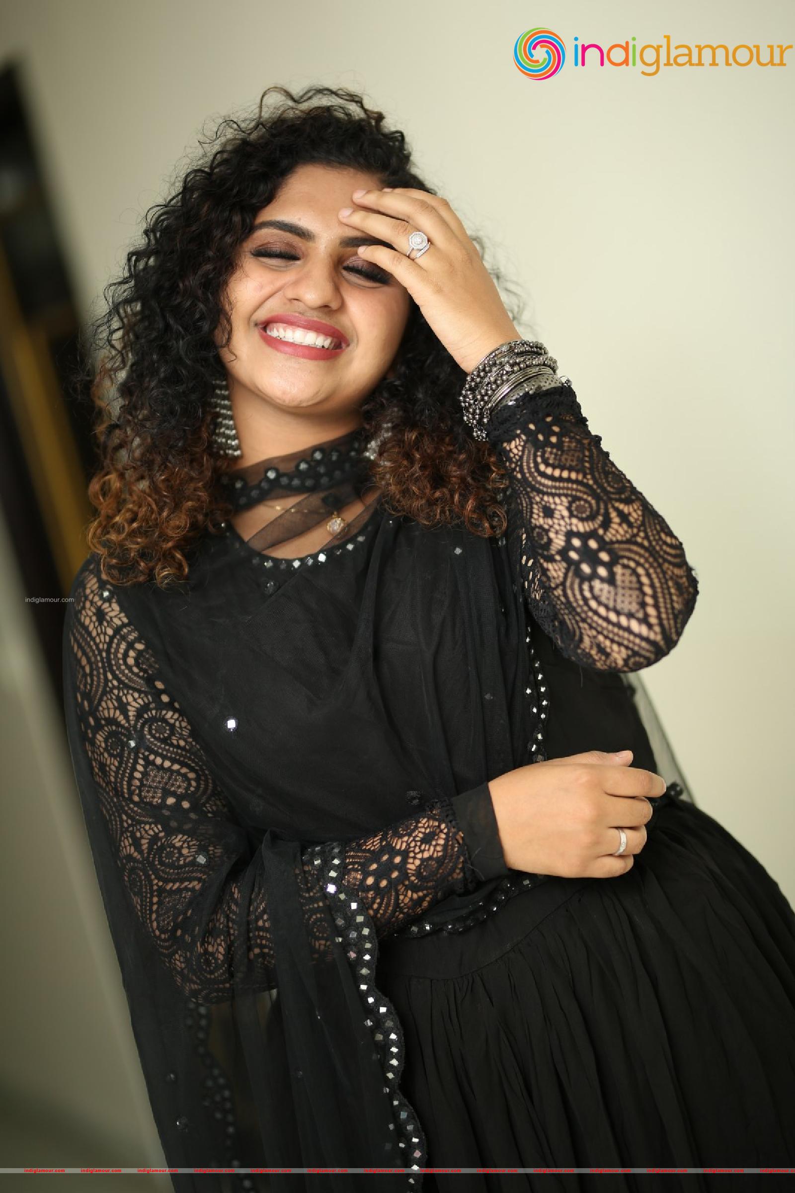 Noorin Shereef Actress hd photo