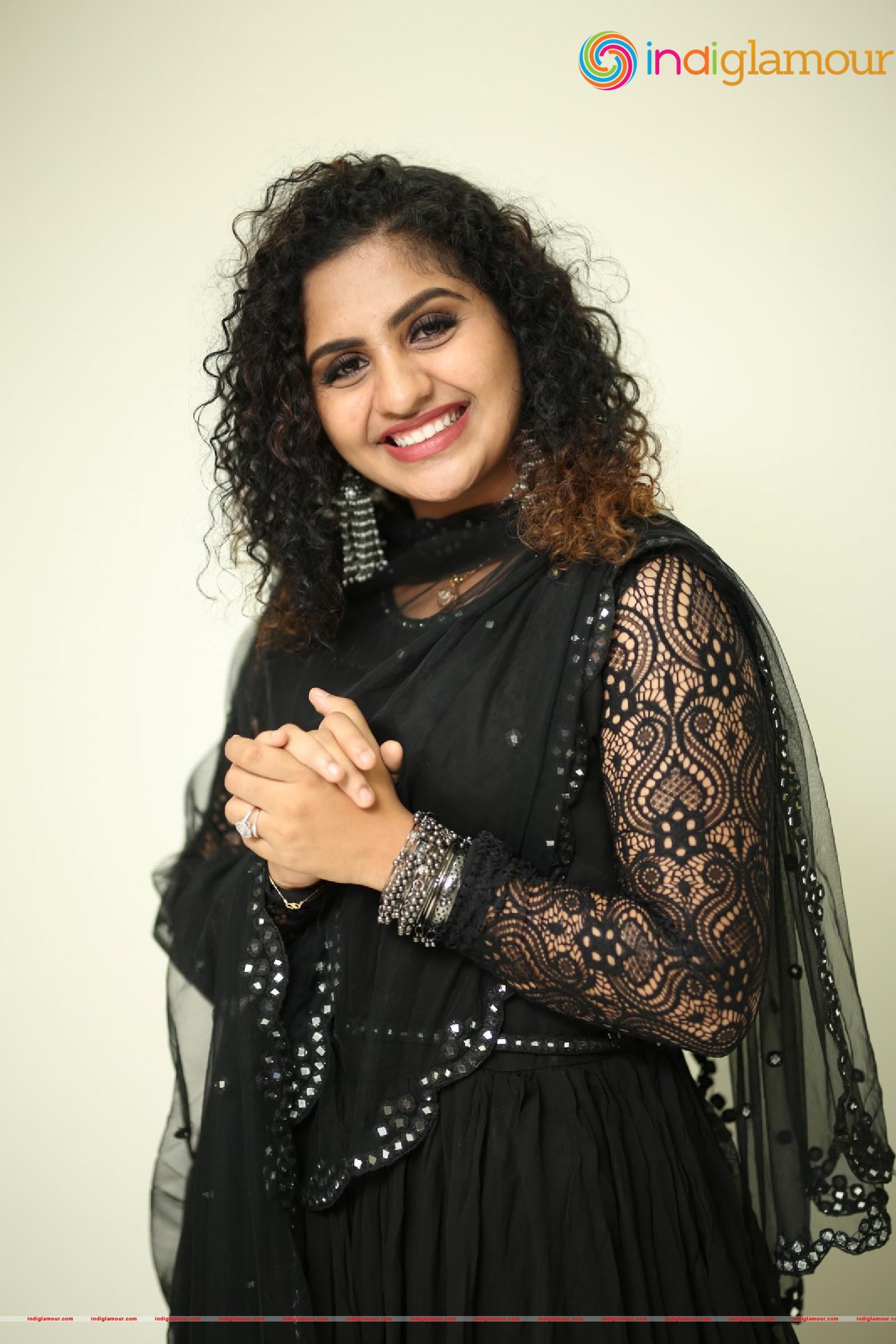 Noorin Shereef Actress hd photo
