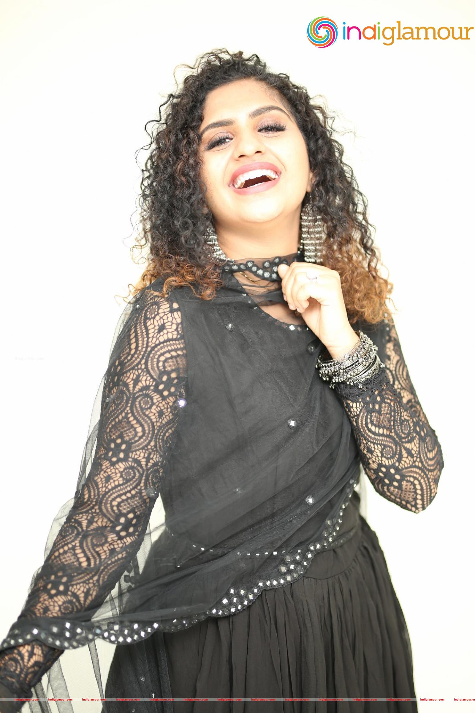 Noorin Shereef Actress hd photo
