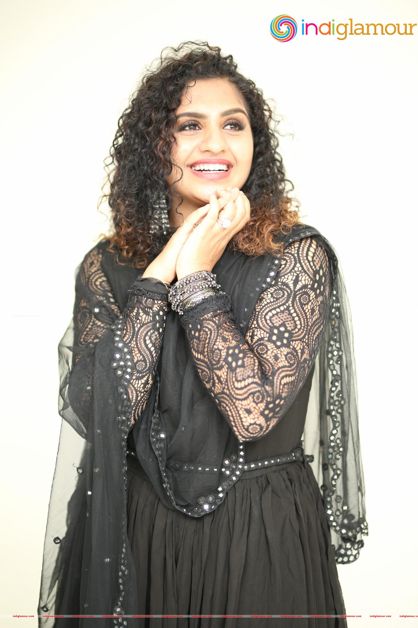 Noorin Shereef Actress hd photo