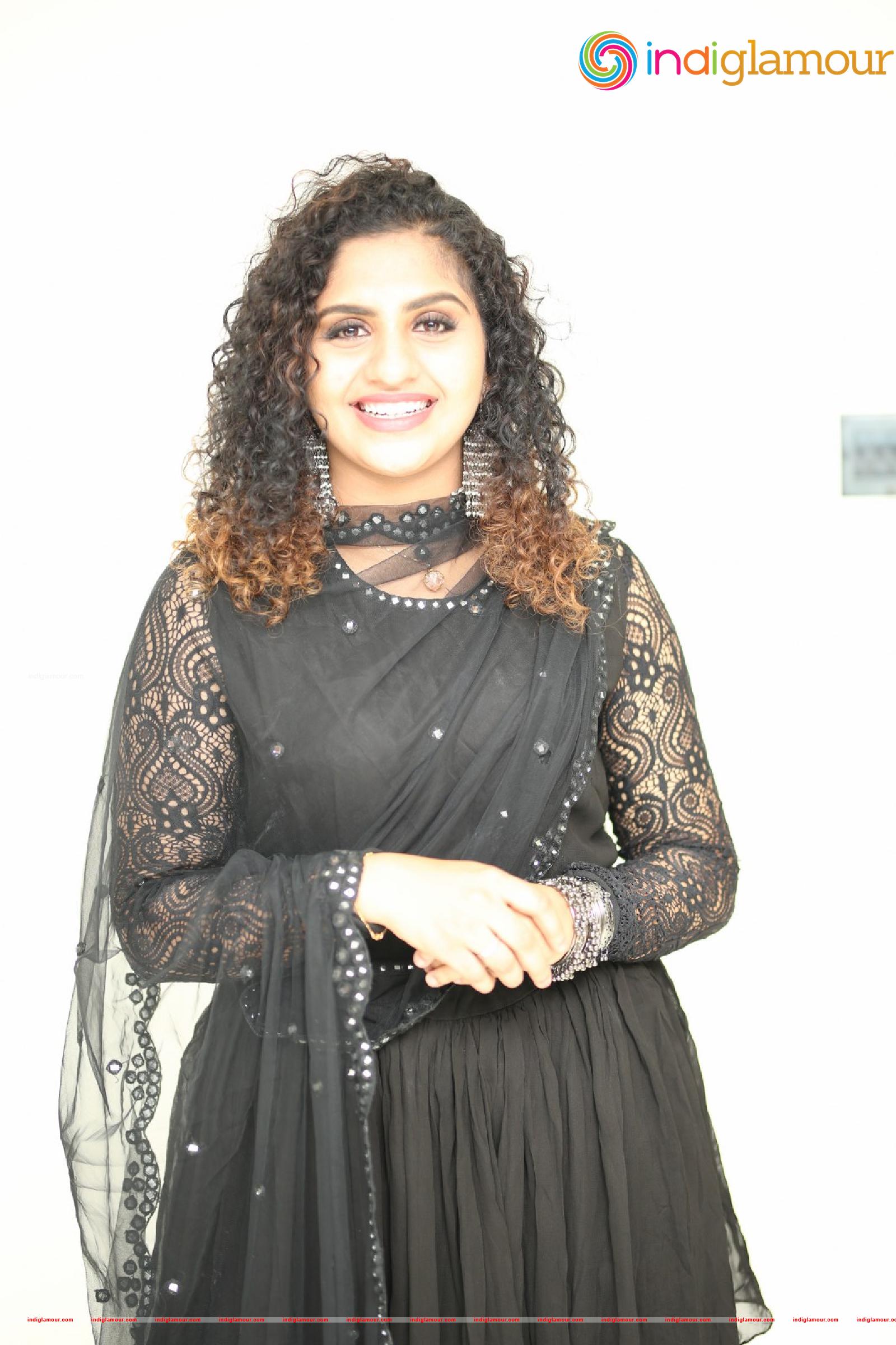 Noorin Shereef Actress hd photo