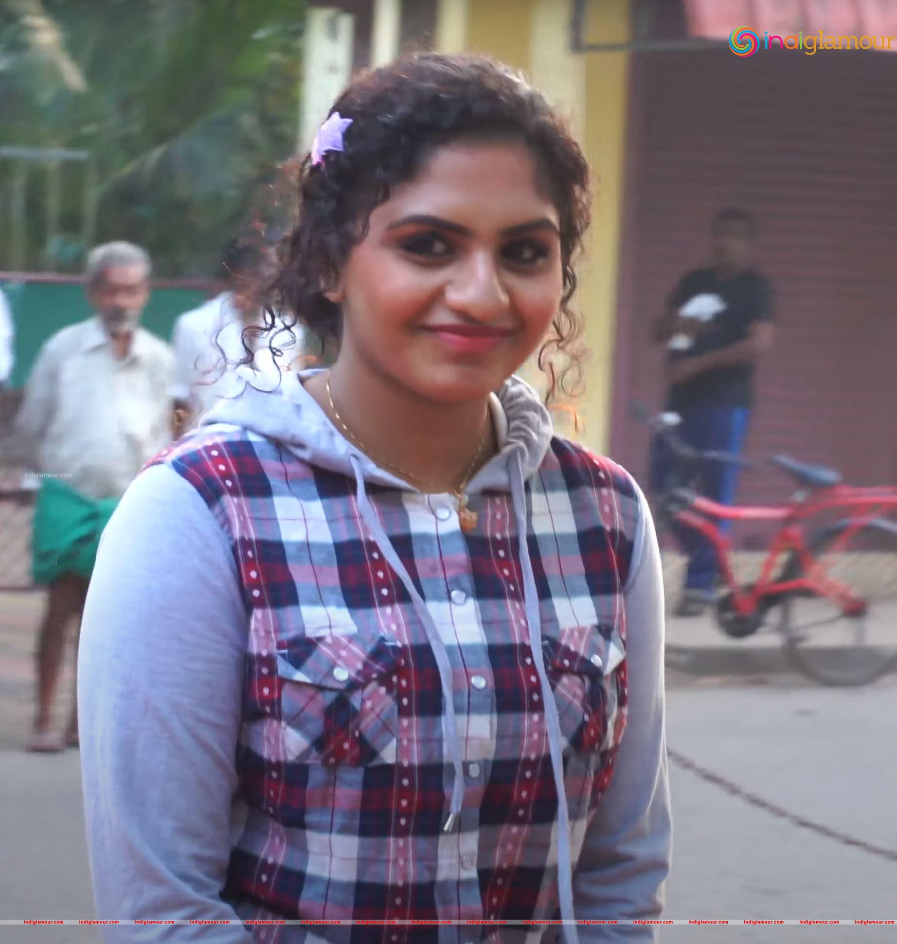 Noorin Shereef Actress hd photo