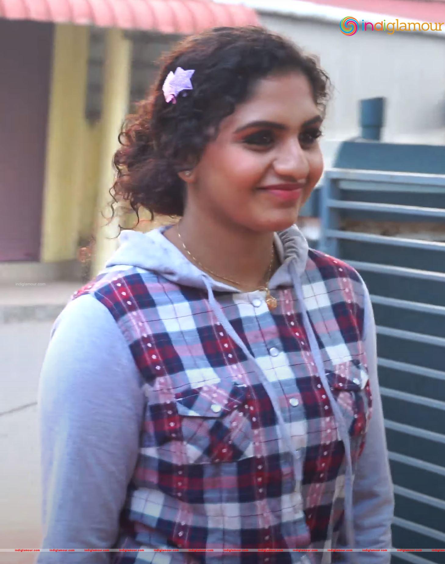 Noorin Shereef Actress hd photo