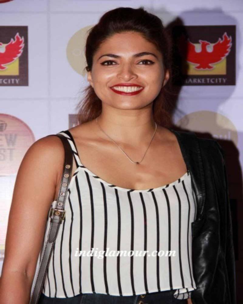 Parvathy Omanakuttan Actress hd photo