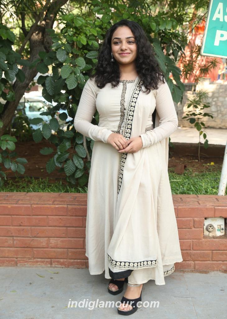 Nithya Menen Actress hd photo