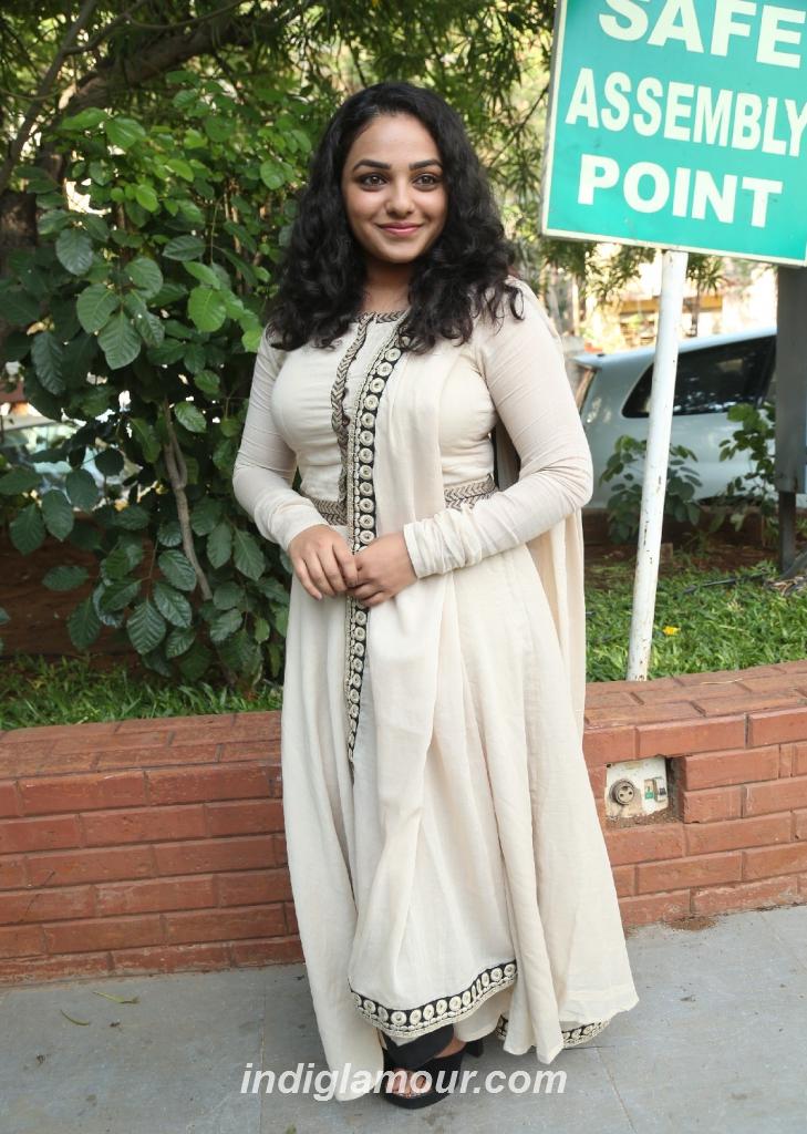 Nithya Menen Actress hd photo