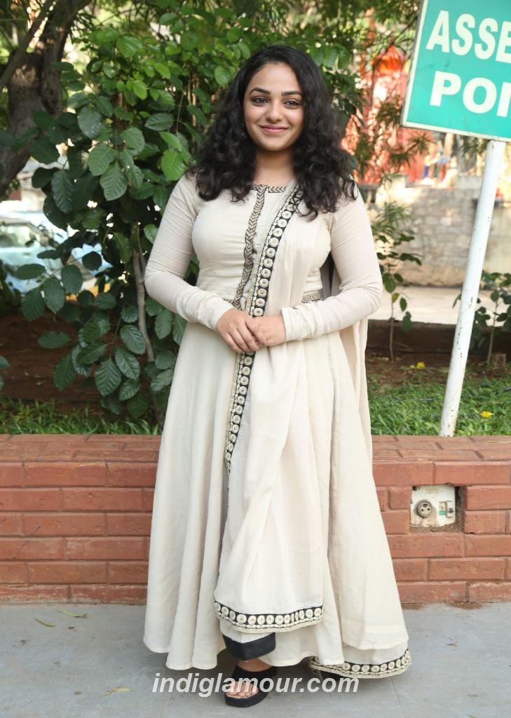 Nithya Menen Actress hd photo