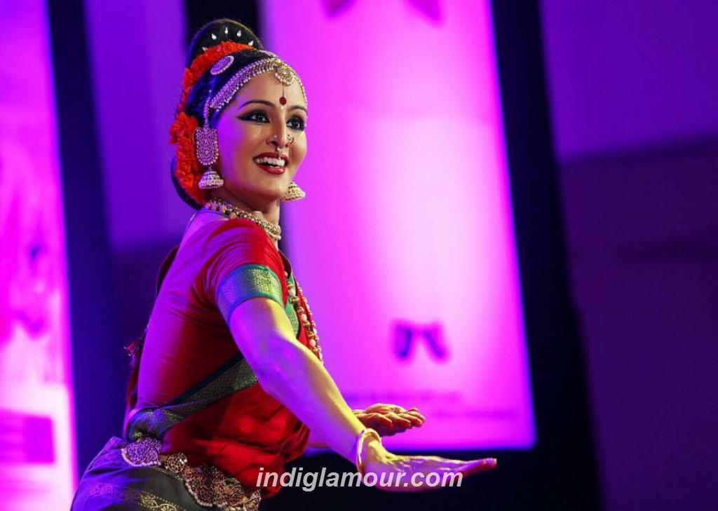 Manju Warrier Actress hd photo