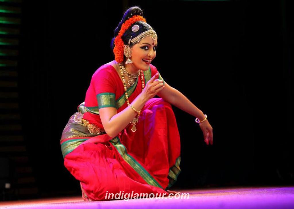 Manju Warrier Actress hd photo