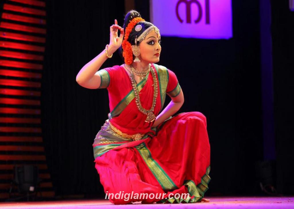 Manju Warrier Actress hd photo