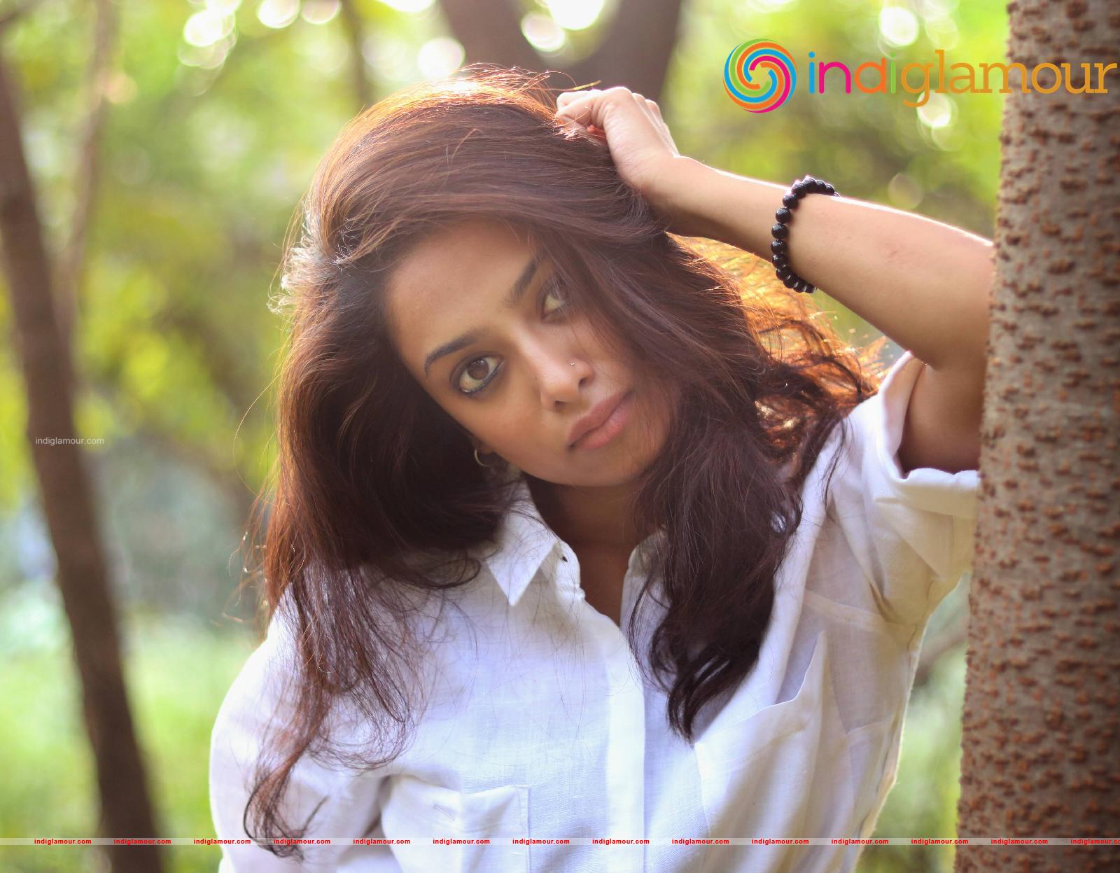 Gauthami Nair Actress hd photo