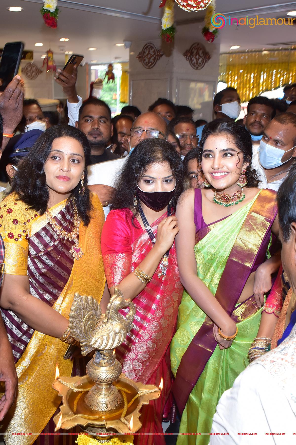 Anupama Parameswaran Actress hd photo
