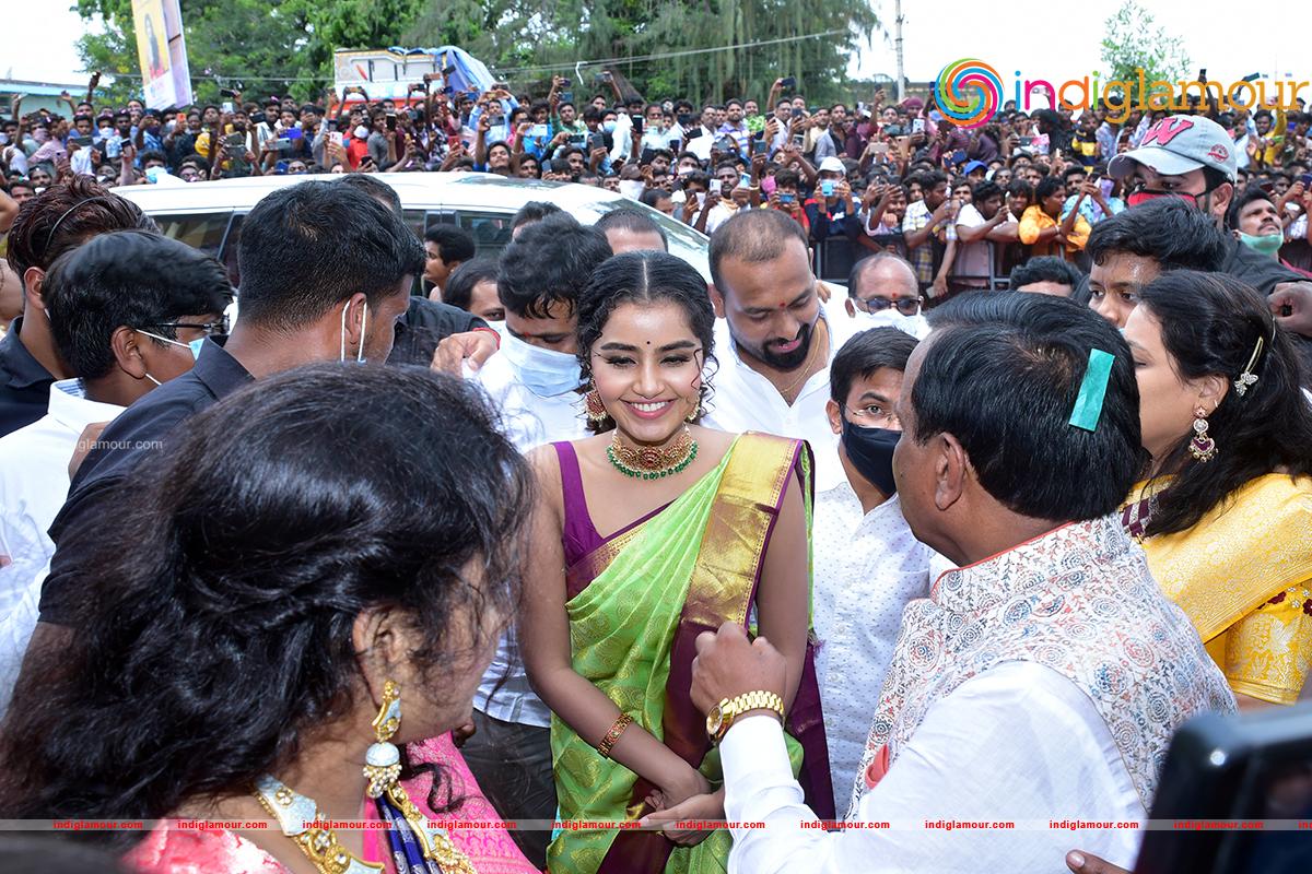 Anupama Parameswaran Actress hd photo
