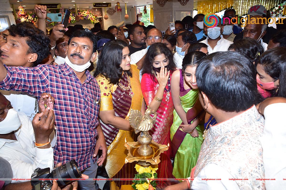 Anupama Parameswaran Actress hd photo