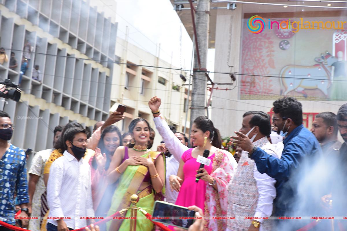 Anupama Parameswaran Actress hd photo