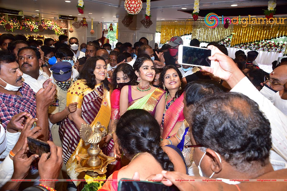 Anupama Parameswaran Actress hd photo