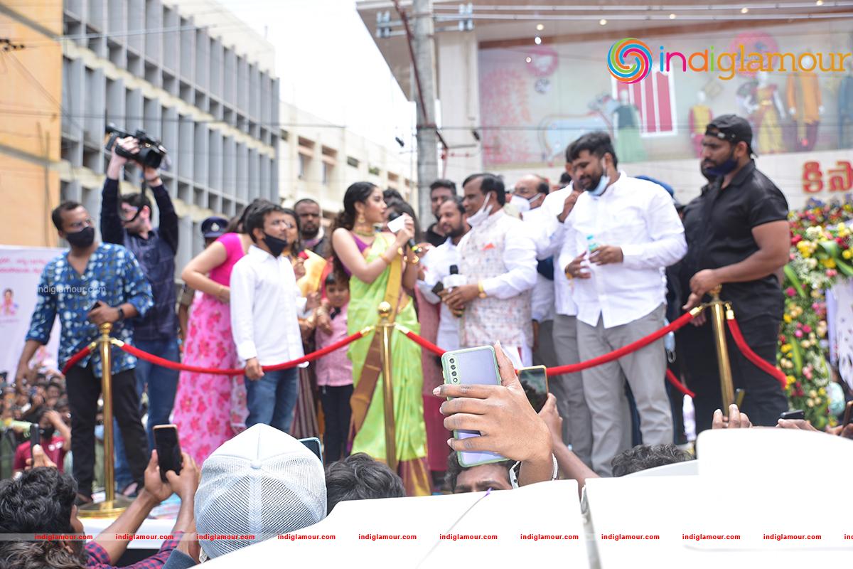 Anupama Parameswaran Actress hd photo