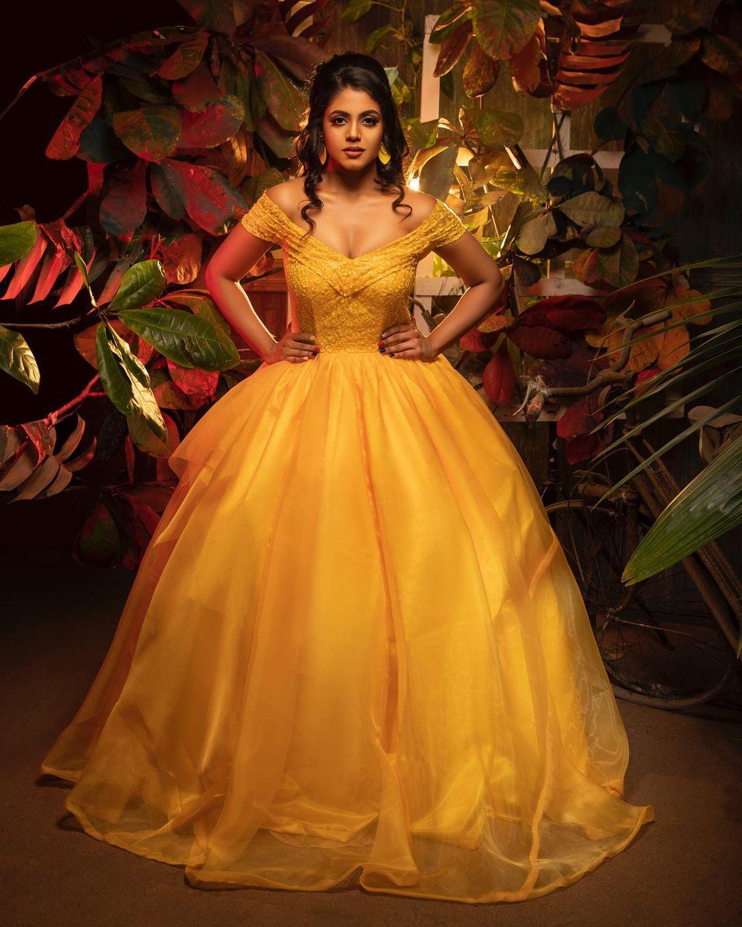 Iniya Actress hd photo
