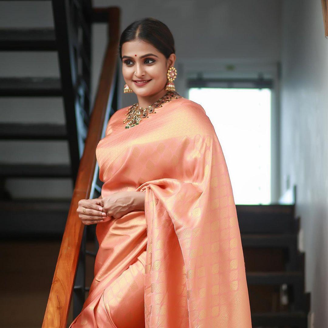 Ramya Nambessan Actress hd photo