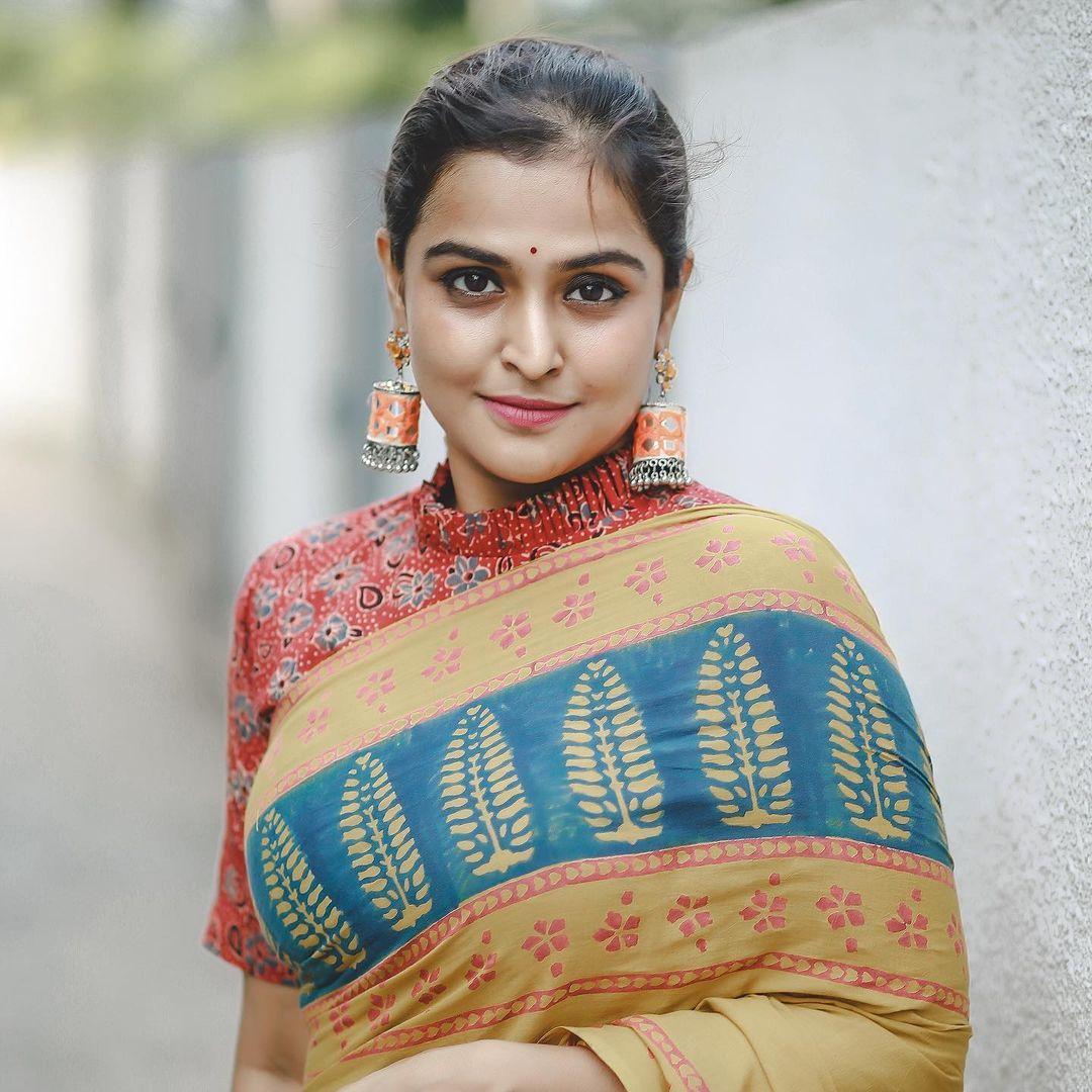 Ramya Nambessan Actress hd photo