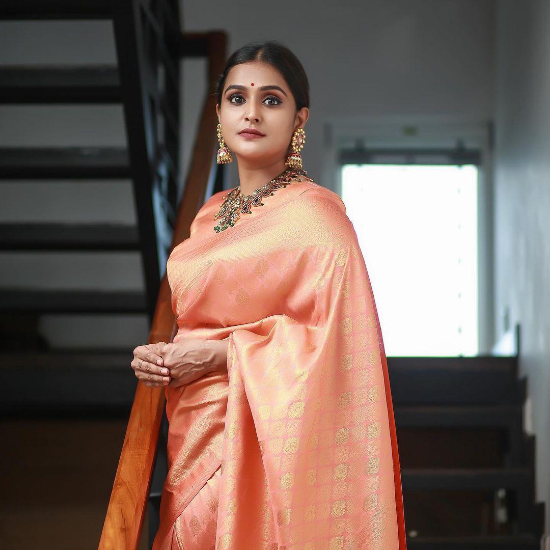 Ramya Nambessan Actress hd photo