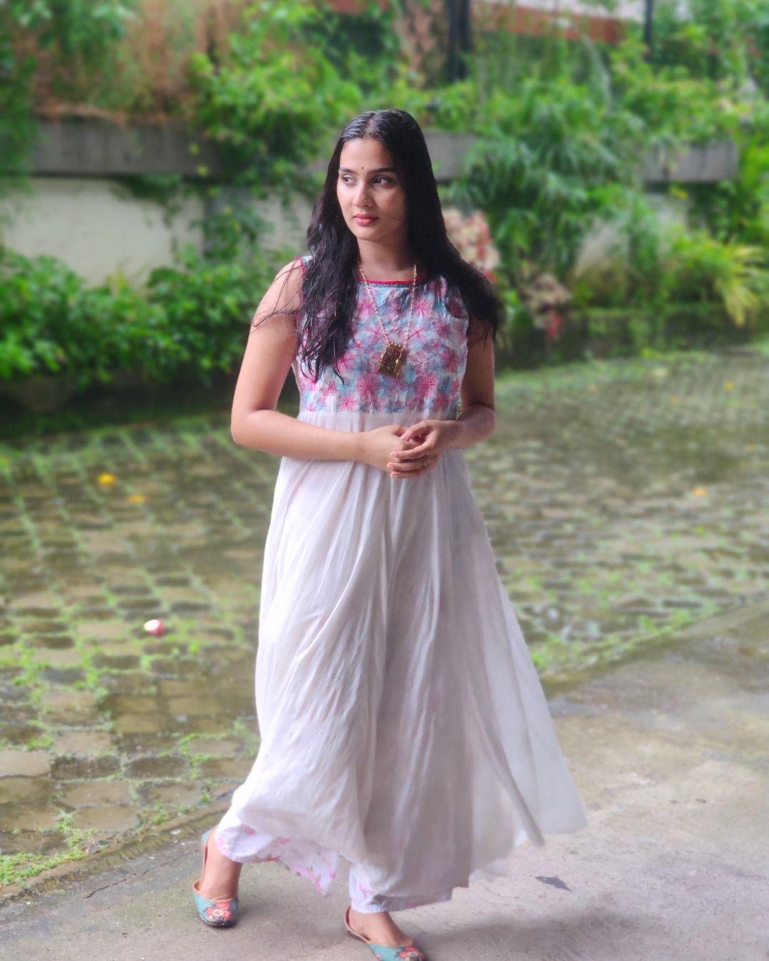 Aditi Ravi Actress hd photo