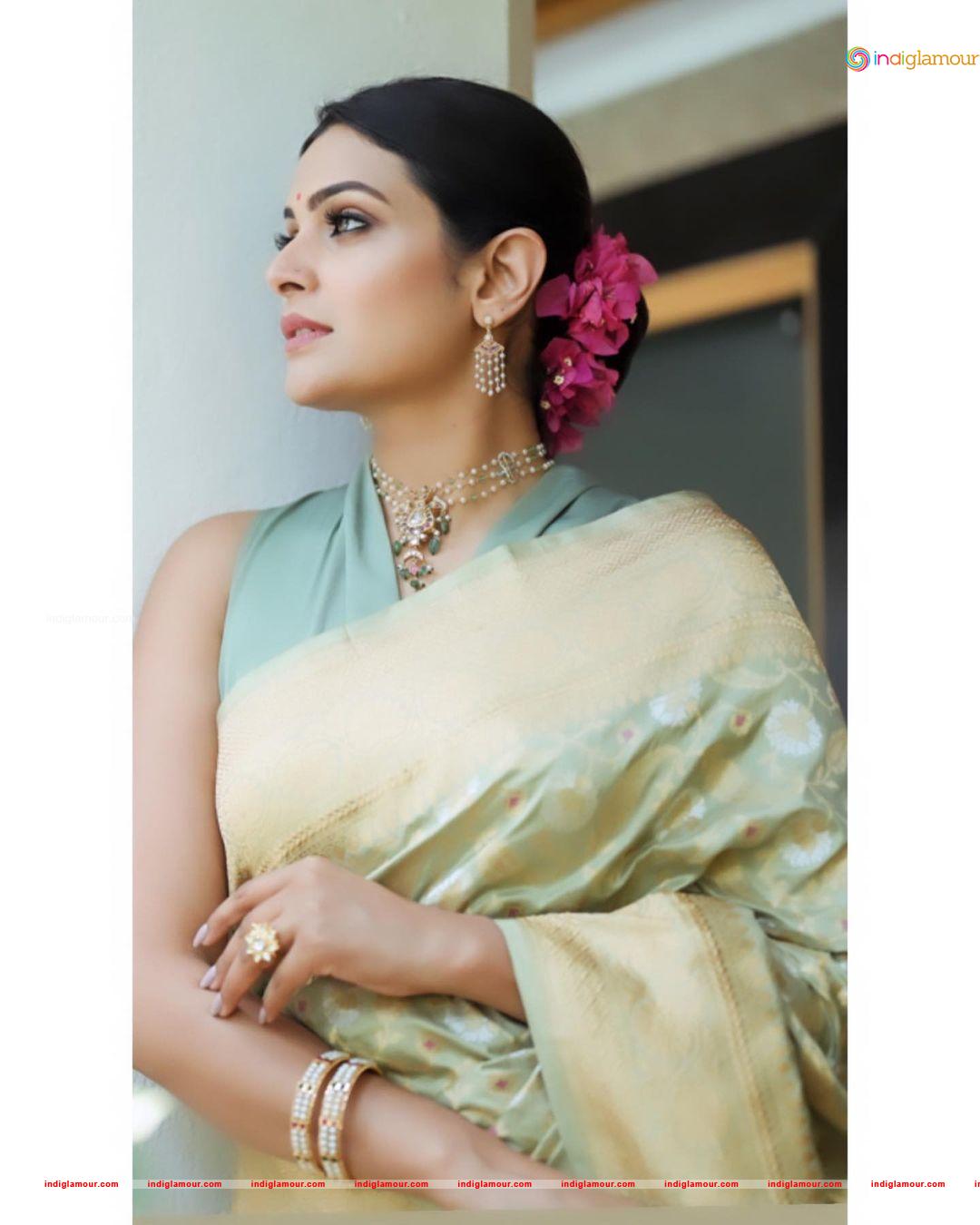 Divya Pillai Actress hd photo