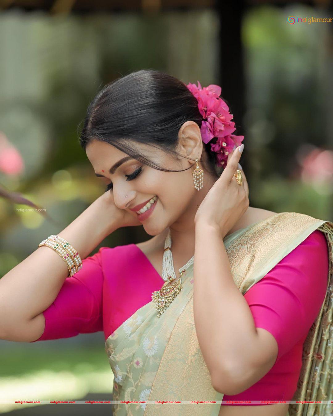 Divya Pillai Actress hd photo