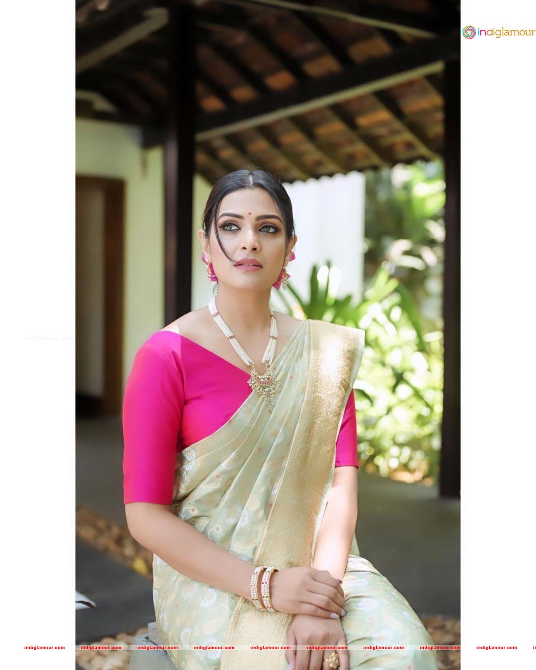 Divya Pillai Actress hd photo