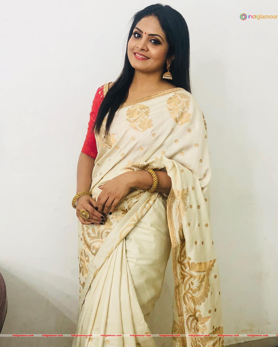 Gayatri Arun Actress hd photo
