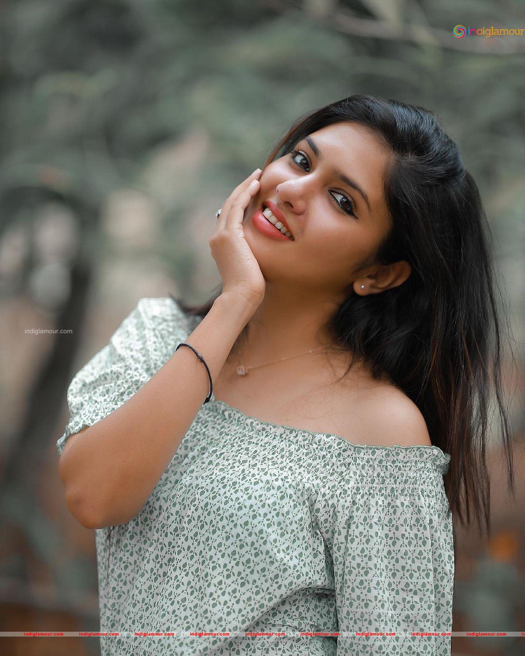 Gayathri Suresh Actress hd photo