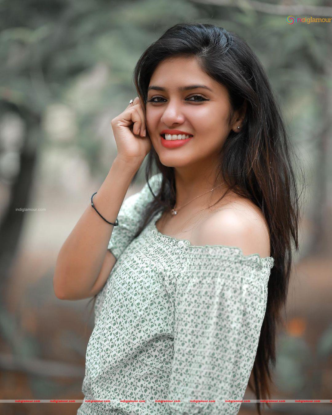 Gayathri Suresh Actress hd photo