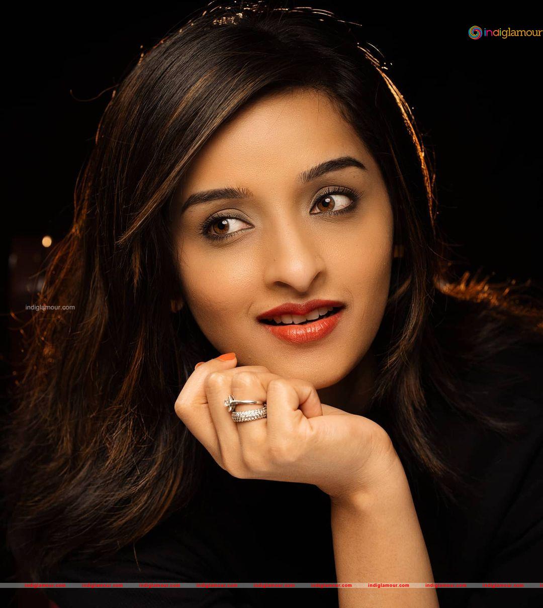 Sowmyaa Menon Actress hd photo
