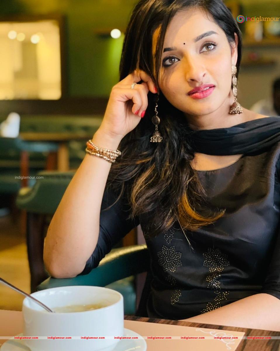 Sowmyaa Menon Actress hd photo