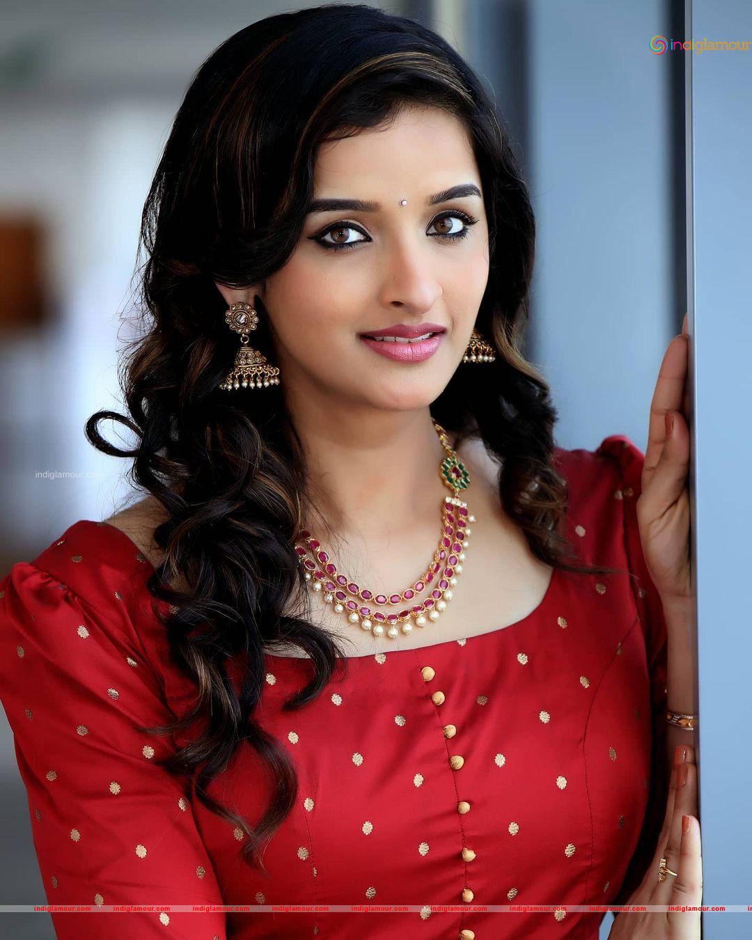 Sowmyaa Menon Actress hd photo