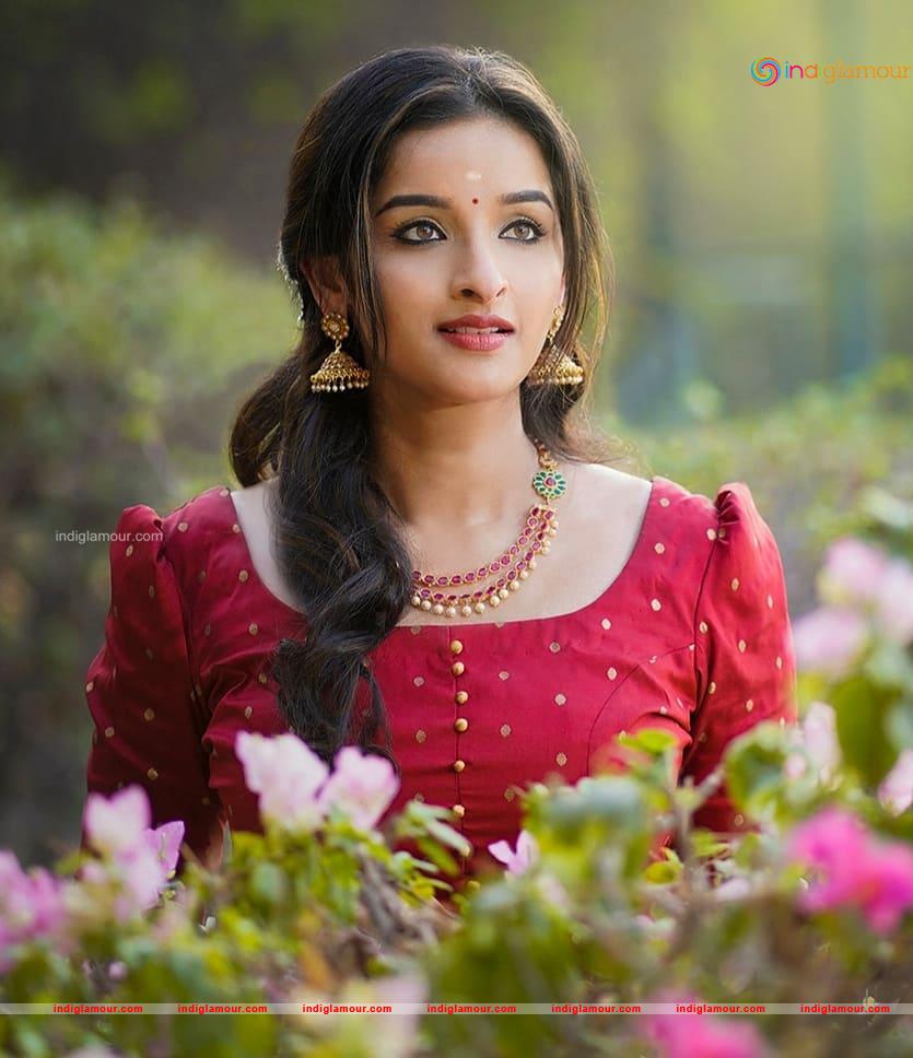 Sowmyaa Menon Actress hd photo