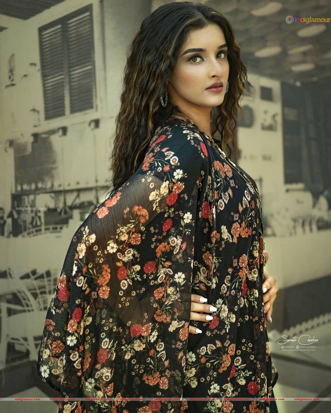 Sowmyaa Menon Actress hd photo