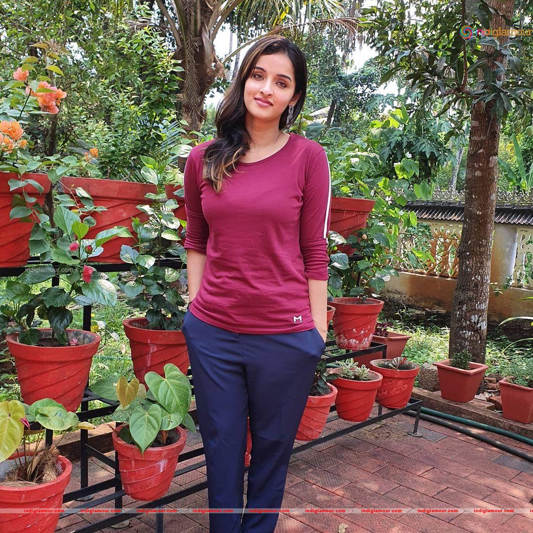 Sowmyaa Menon Actress hd photo