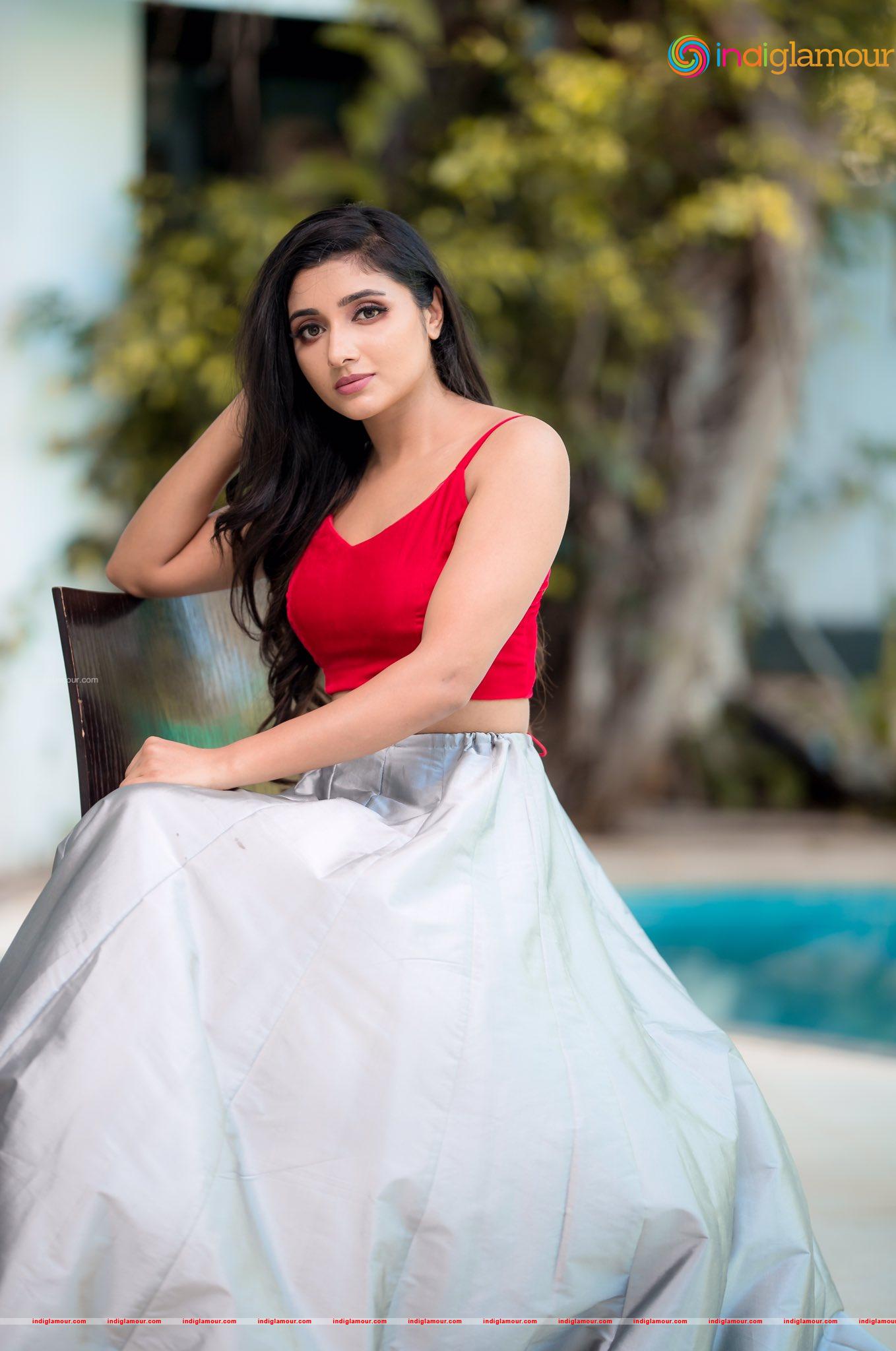 Mirnaa Actress hd photo