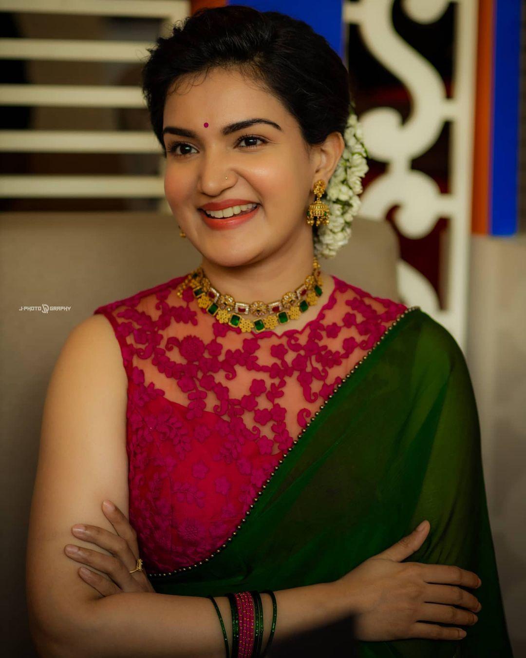 Honey Rose Actress hd photo