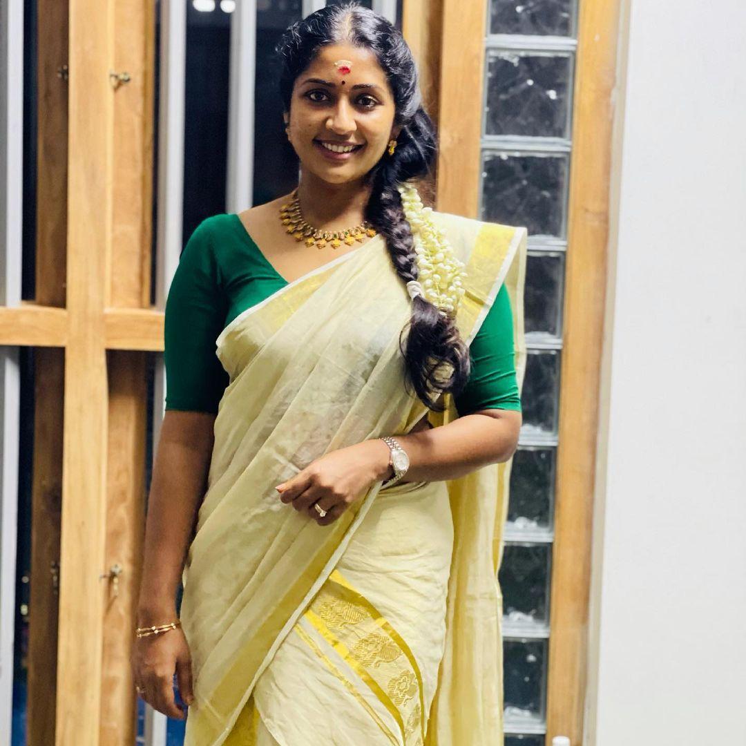 Navya Nair Actress hd photo