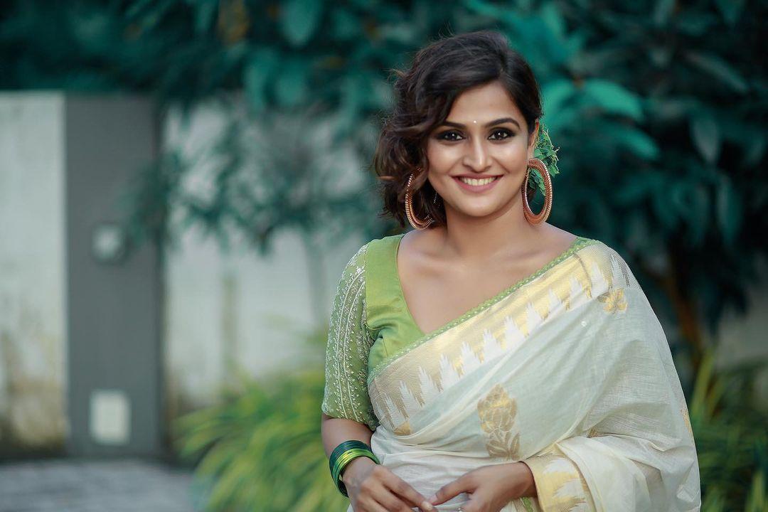 Ramya Nambessan Actress hd photo
