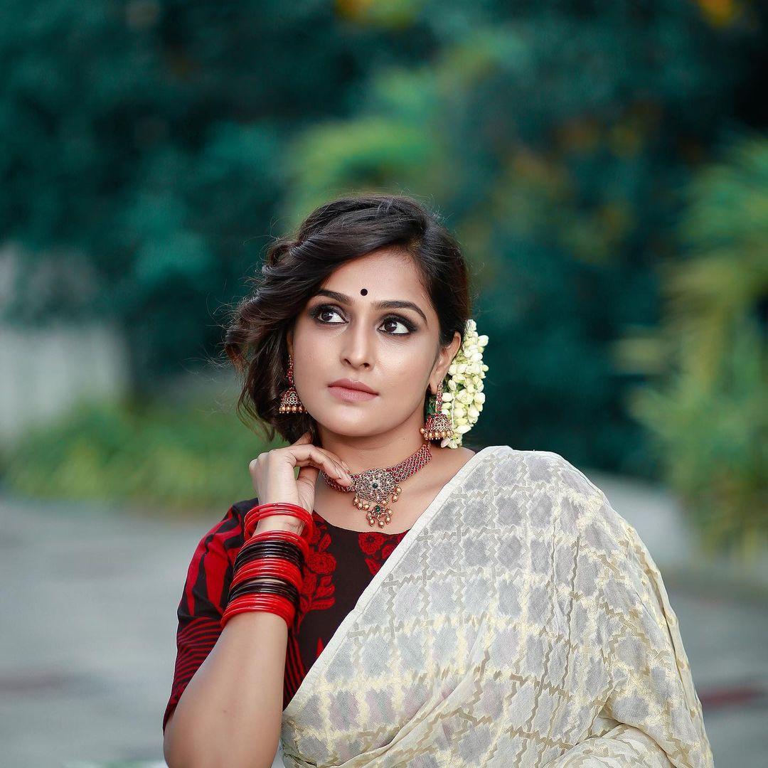 Ramya Nambessan Actress hd photo